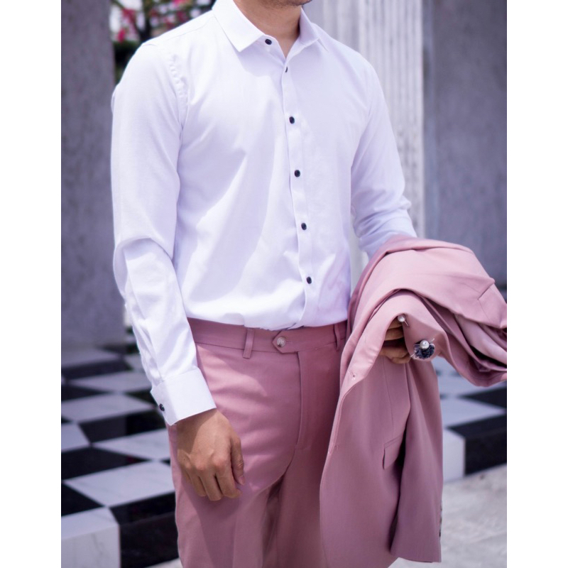 เสื้อเชิ้ตแขนยาวสลิมฟิตเข้ารูป ผ้าคอตตอนสำหรับใส่ออกงาน เจ้าบ่าว แต่งงาน สีขาว ใส่ทำงาน