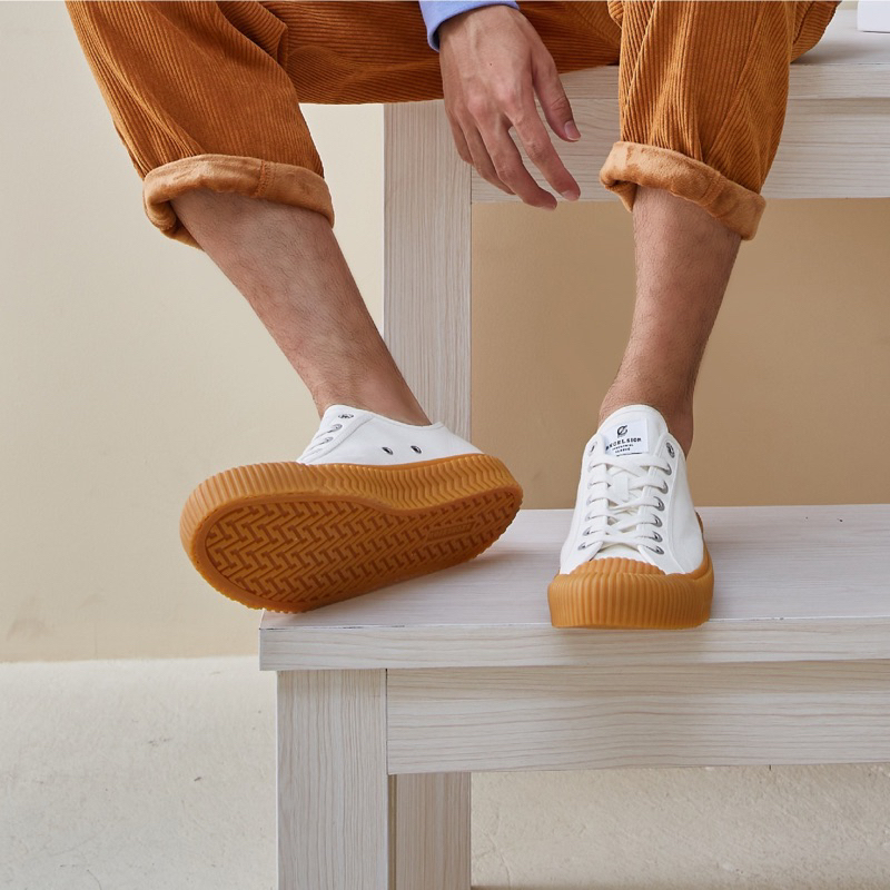 EXCELSIOR รองเท้าผ้าใบ รุ่น BOLT LO สี STEAM WHITE GUM