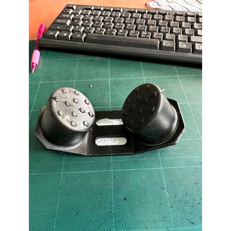 ยางรองหัวเก๋ง HINO MEGA 6ล้อ