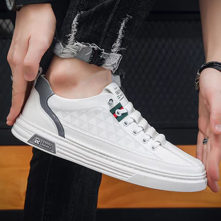 รองเท้าผู้ชาย พื้นรองเท้านุ่ม น้ำหนักเบา และทนต่อการสึกหรอ มีสไตล์และระบายอากาศได้ดี