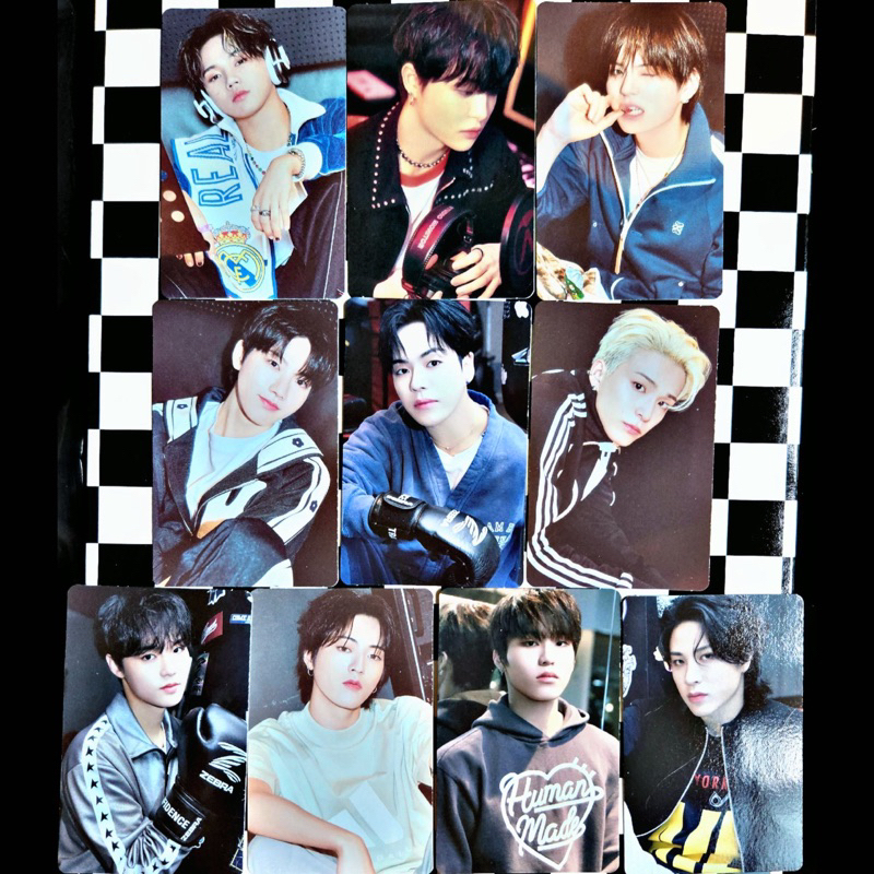 [พร้อมส่ง] 3rd Anniversary Magazine Photocard+Postcard(ได้2อย่าง)