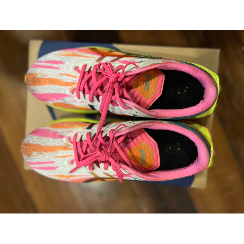 รอวเท้า asics novablast