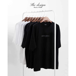 เสื้อยืด SHE DESIGN 彼女がデザイン สี ขาว ดำ เรียบๆ