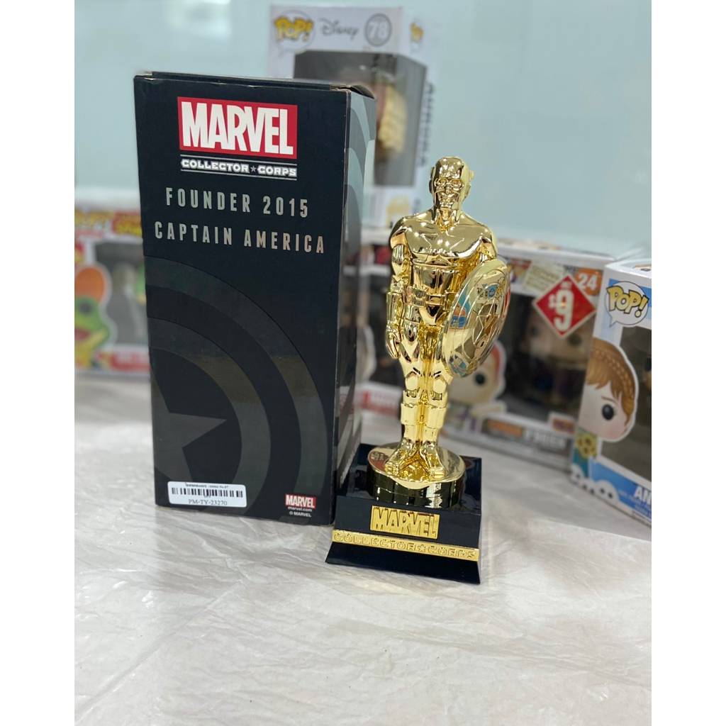 MARVEL COLLECTOR CORPS FOUNDER 2015 CAPTAIN AMERICA