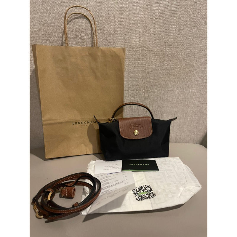 ส่งต่อ Longchamp mini pouch สีดำแถมสาย