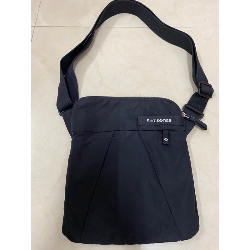 กระเป๋าสะพาย samsonite