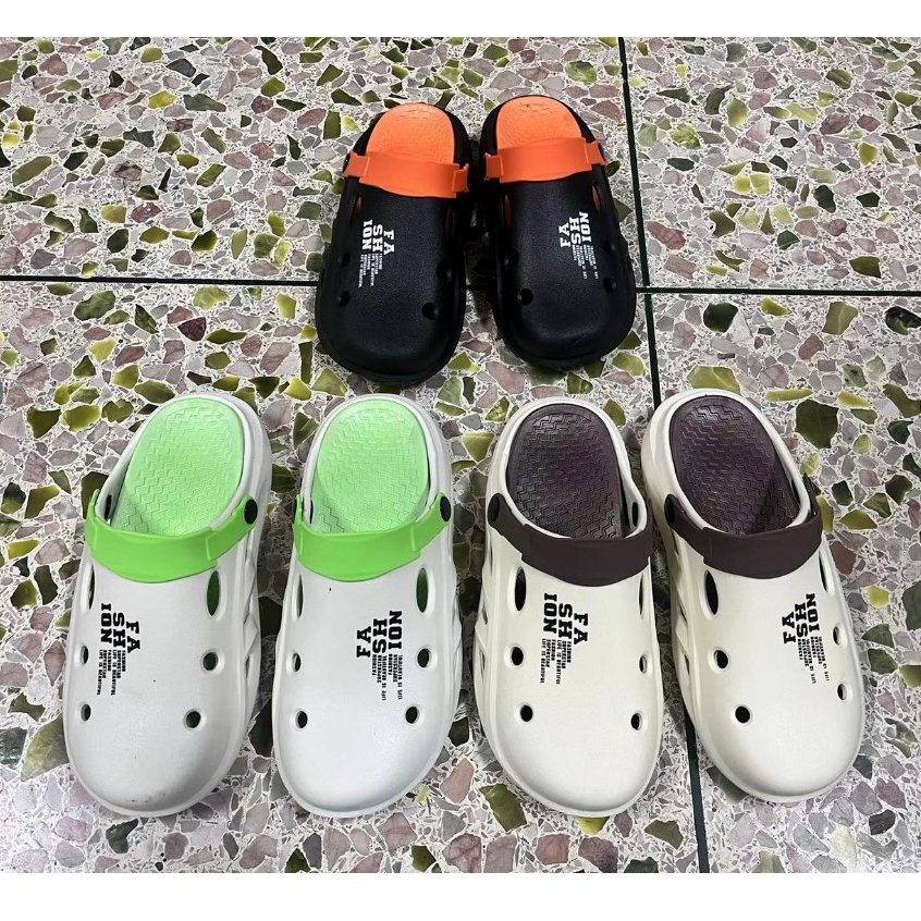 M9912 รองเท้าแตะ รองเท้าผู้ชาย แบบสวม ลำลอง กันลื่น มีสายรัดส้น (ขนาด 40-45)