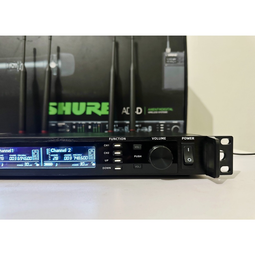 (รุ่นนิยม) AD4D+ คลื่น 694-758 MHz(2หน้าจอ) ปรับความถี่ได้ เสียงใสปลายซิปดีมาก รับสัญญาณไกล 70-100 เมตร ไมค์สำหรับพูด,ร้