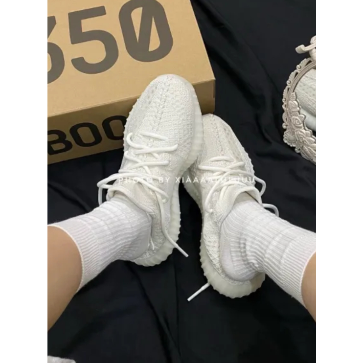 adidas originals Yeezy Boost 350 V2 Bone สีขาว ของแท้ 100 % รองเท้าผ้าใบ