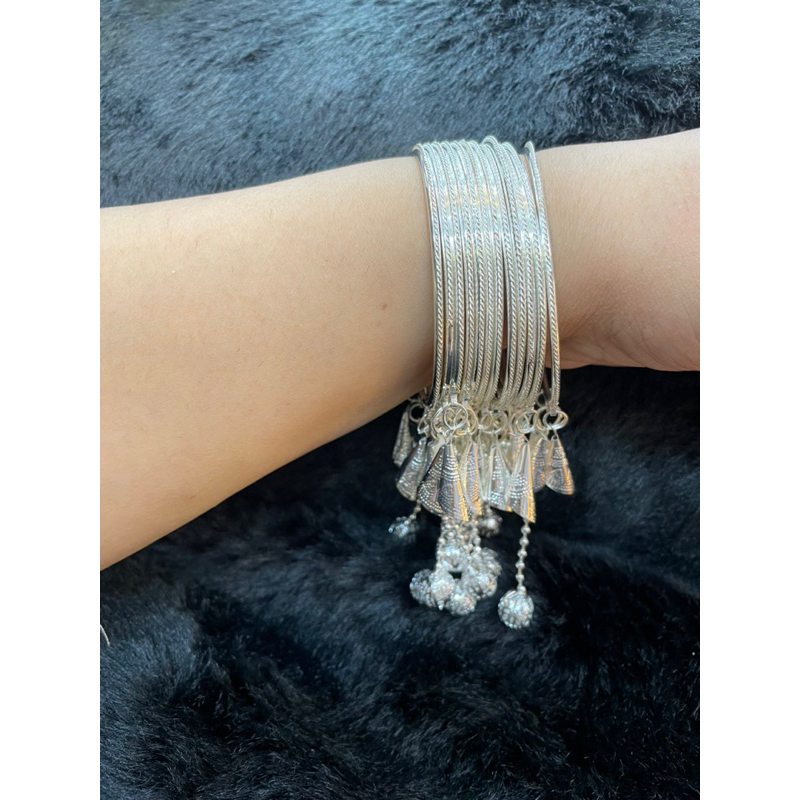 Traditional Oxidized Silver Bangle with Bells – Antique Indian Style Jewellery (กำไลเงินโบราณแบบอินเดีย พร้อมกระดิ่ง)