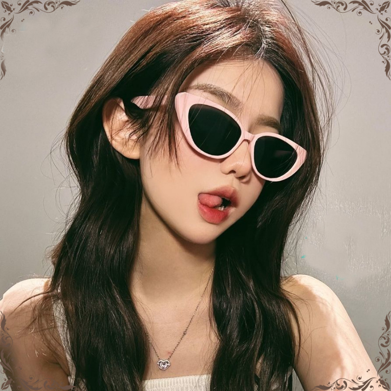 [จัดส่งในกทม]แฟชั่นเกาหลี ใหม่ แว่นตากันแดด น่ารัก กรอบแว่นสีชมพู hip hop ความนิยม เครื่องประดับแฟชั่น มีสีให้เลือก 20สี
