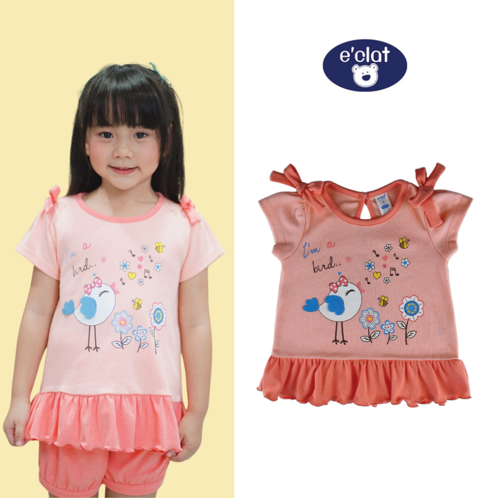 E'clat เสื้อยืดคอกลม แขนสั้นระบาย มีกระดุมคอหลัง พิมพ์ลายผสมปัก ด้านหน้าต่อชายระบายที่รอบตัวเสื้อ sku6883