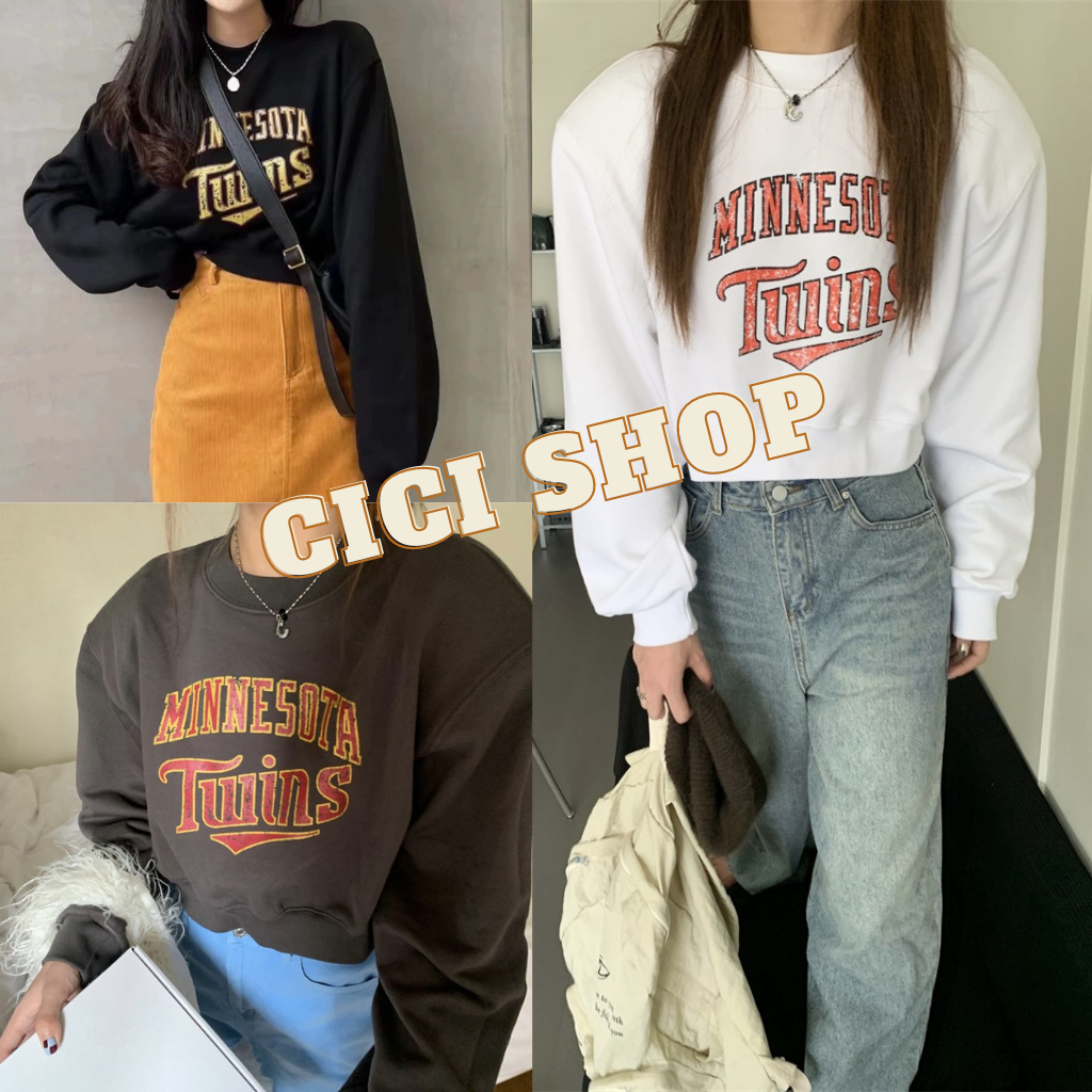 Cicishop(3605)เสื้อครอปแขนยาว ทรงoversize สกรีนฟ้อน เท่มาก ลุคชิคๆ ควรมี