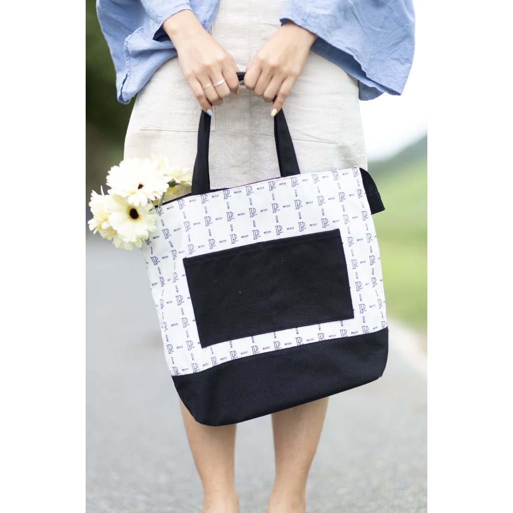 กระเป๋าผ้าแคนวาส PT.PETIT Two tone ถุงผ้าทูโทน ใส่ notebook 15.6นิ้ว และ iPadได้ จุกของแน่นๆ เหมาะกั