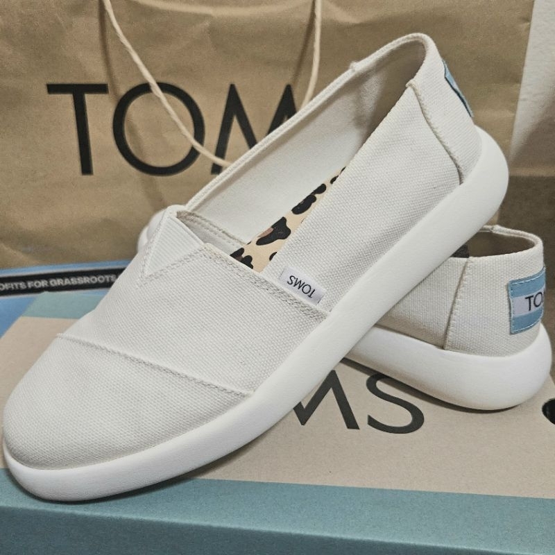 ส่งต่อรองเท้า toms แท้ จาก shop ค่ะ