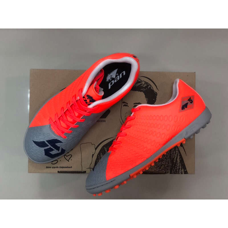 รองเท้าร้อยปุ่ม pan balancer touch x T5