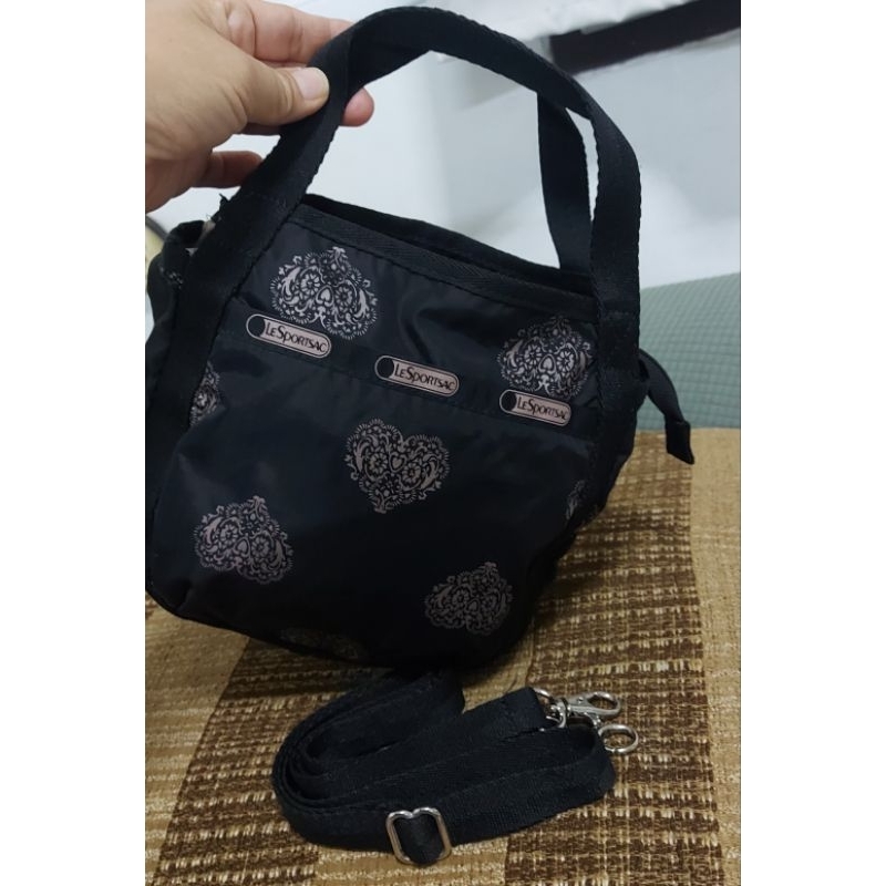 Lesportsac มือ2 ของแท้Jenni พร้อมสายถอดได้สภาพดี สะอาด น่ารัก น่าใช้ ช่องเยอะ