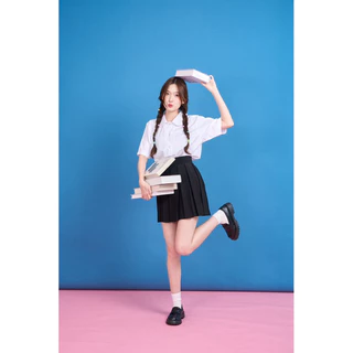 เสื้อนักศึกษาคอบัว ทรงบอยคอบัว สีขาวนวล