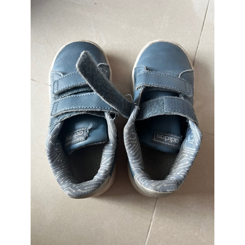 รองเท้าเด็ก adidas มือสองของแท้ SZ.UK8