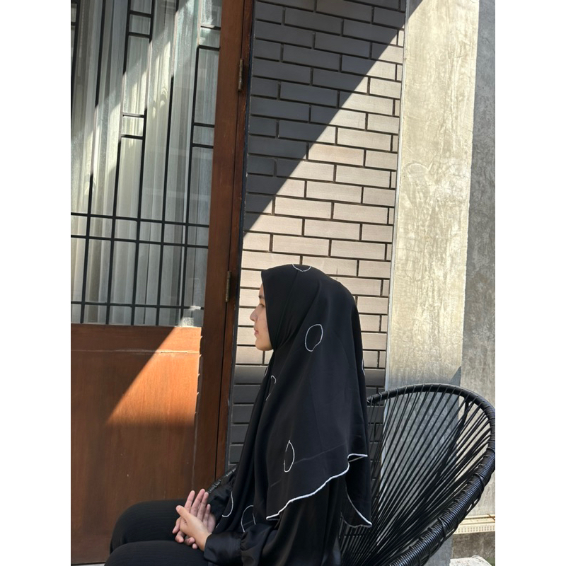 ฮิญาบสามเหลี่ยมรุ่นปักลาย🪡🧵/ผ้าพัน