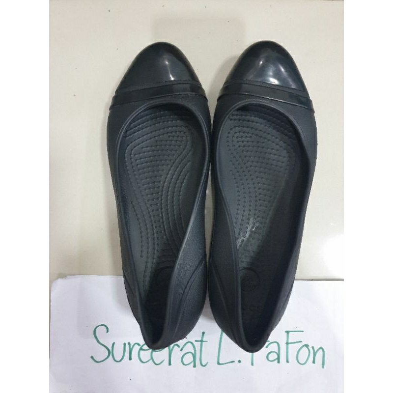 รองเท้าคัทชู Crocs สีดำ size W6/23.5 cm