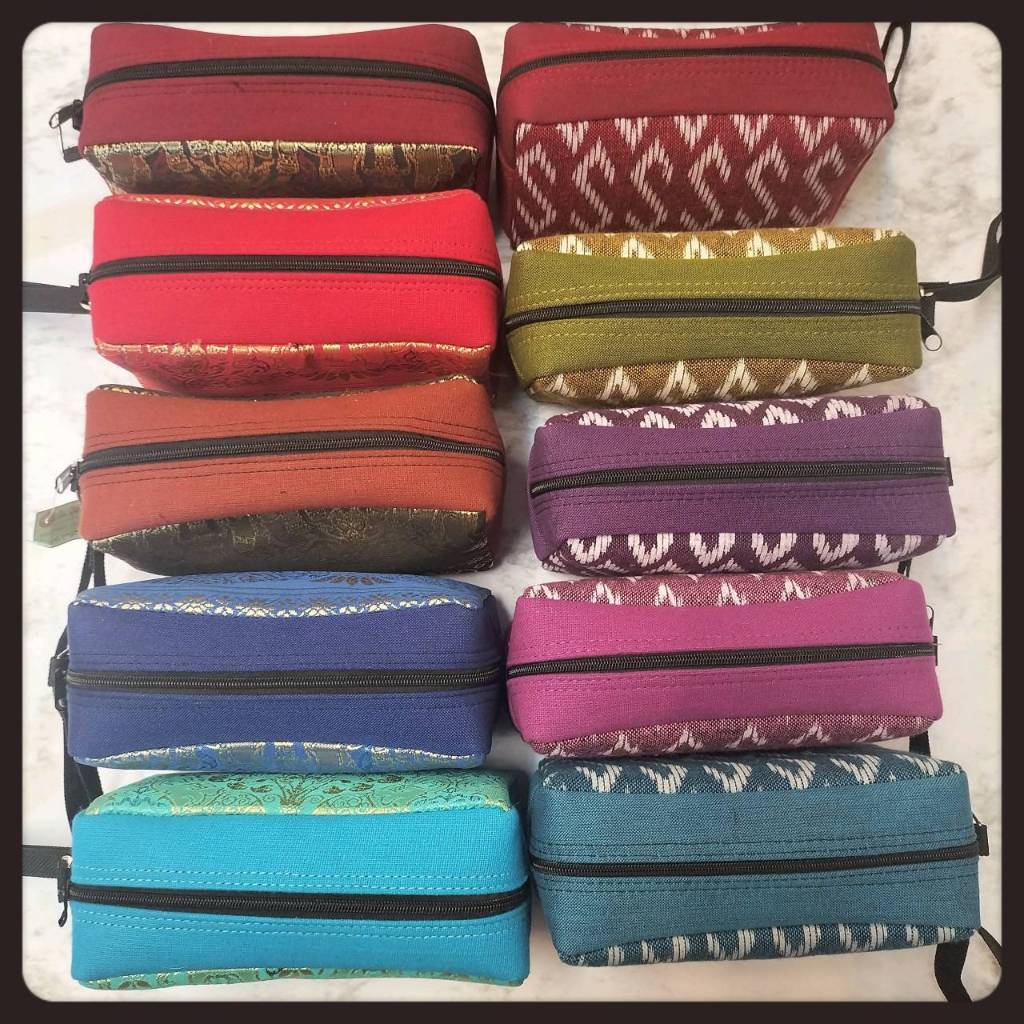 กระเป๋าถือใส่เครื่องสำอาง ทรงขนมปังมีสายคล้องมือ ขนาด 1 ใบ 📌 ย้ำนะคะ หน้า/หลังบางใบต่างกัน 📌 - รูปที่ 7