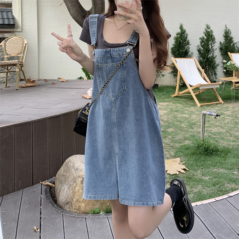 Yetta พร้อมส่ง เอี๊ยมกระโปรง เอี๊ยมยีนส์  ทรงขากว้างใส่น่ารัก สไตล์เกาหลี