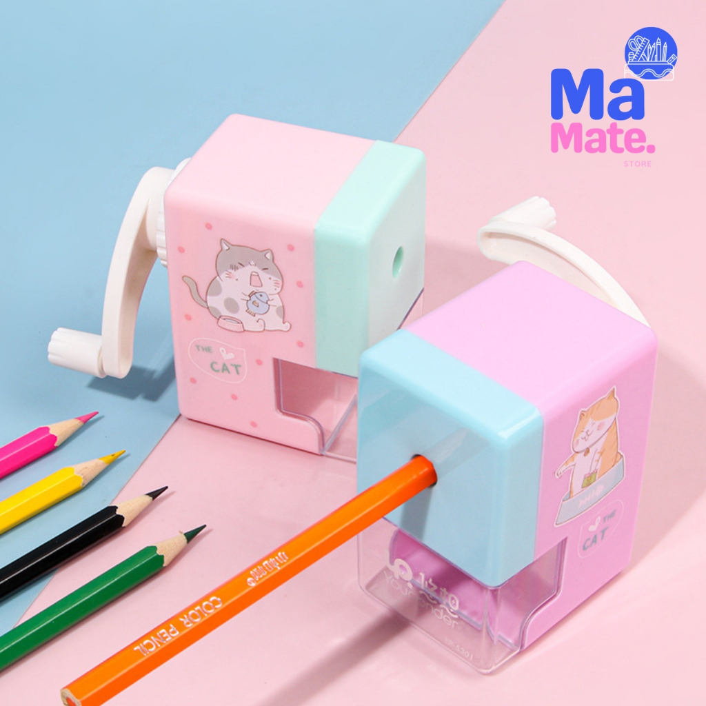 เครื่องเหลาดินสอหมุนมือสีพลาสเทลลายการ์ตูน(สุ่มสี) กบเหลาดินสอตั้งโต๊ะ ที่เหลาดินสอ NEW ใช้ง่ายหมุนมือสะดวก/SH-006