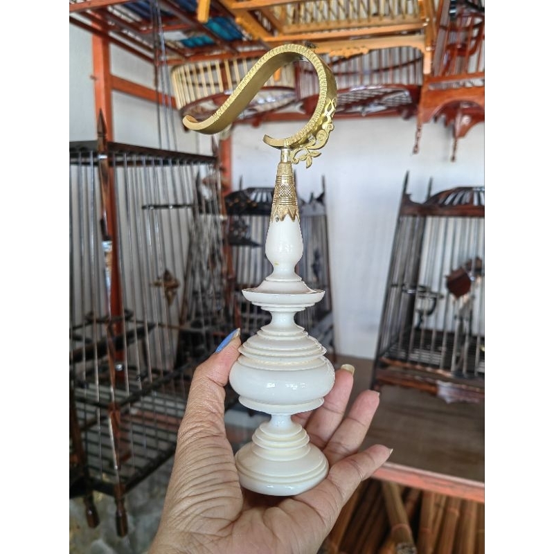 หัวเรซิ่นขาวล้วนแกนทองเหลืองพร้อมตะขอท้องปลิงตีมือ (โก้อ่าง)  9-13ซี