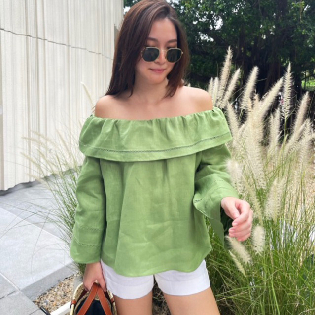 GRIS Shoulder-Off Nola top