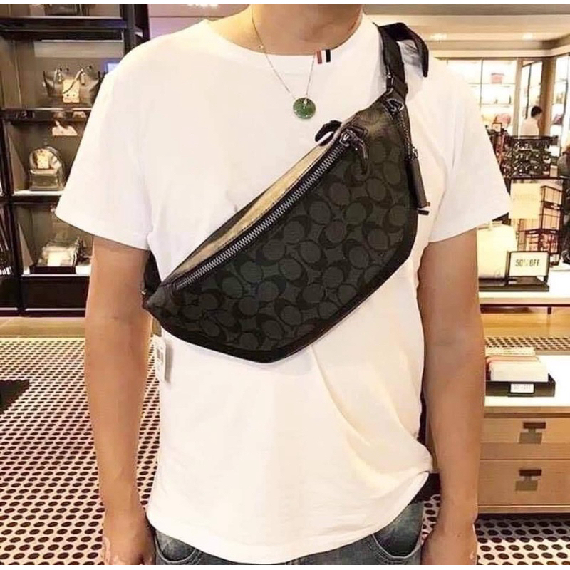 ^_^ ลดเพิ่มทุกวัน:โค้ดคุ้ม Xtra+ส่วนลดร้านค้า^_^ พร้อมส่ง แท้100% Warren Belt Bag In Signature Canvas คาดอกชาย 15 3/4“