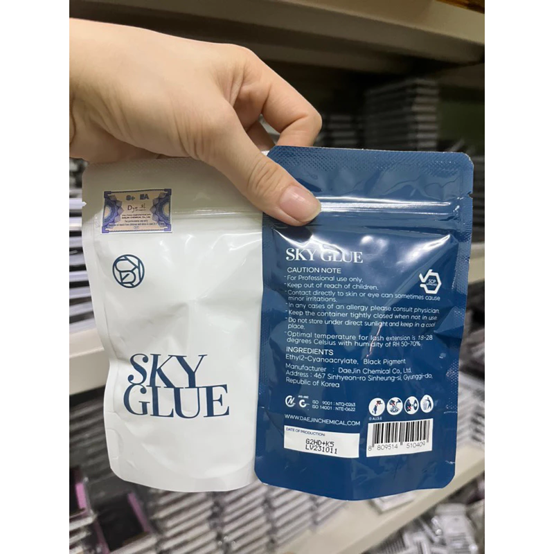[สำหรับช่างต่อขนตา] กาวSkyฝาดำ package ใหม่ แห้งเร็ว1-2วิ ติดทน3-4สัปดาห์