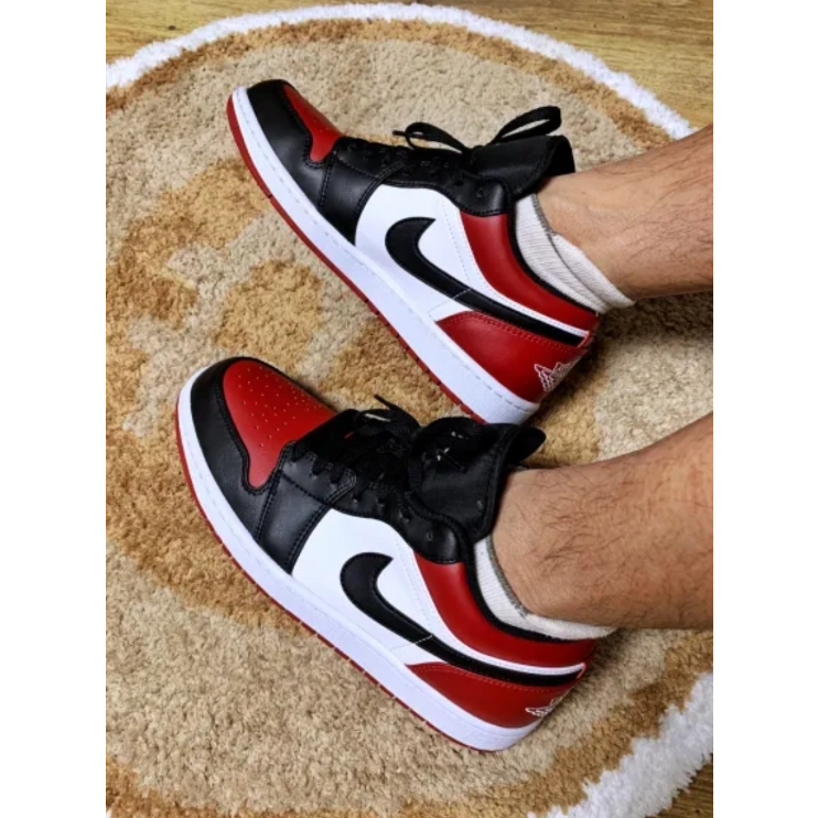 Nike Air Jordan 1 Low Black Toe รองเท้าผ้าใบ รองเท้าผ้าใบ ของแท้ 100 % ดำ - แดง - ขาว