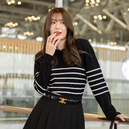 BONNY SWEATER สีดำ สเวตเตอร์คอปกลายทาง ไหมพรมทอดีมากๆ คลาสสิคนัมเบอร์วัน
