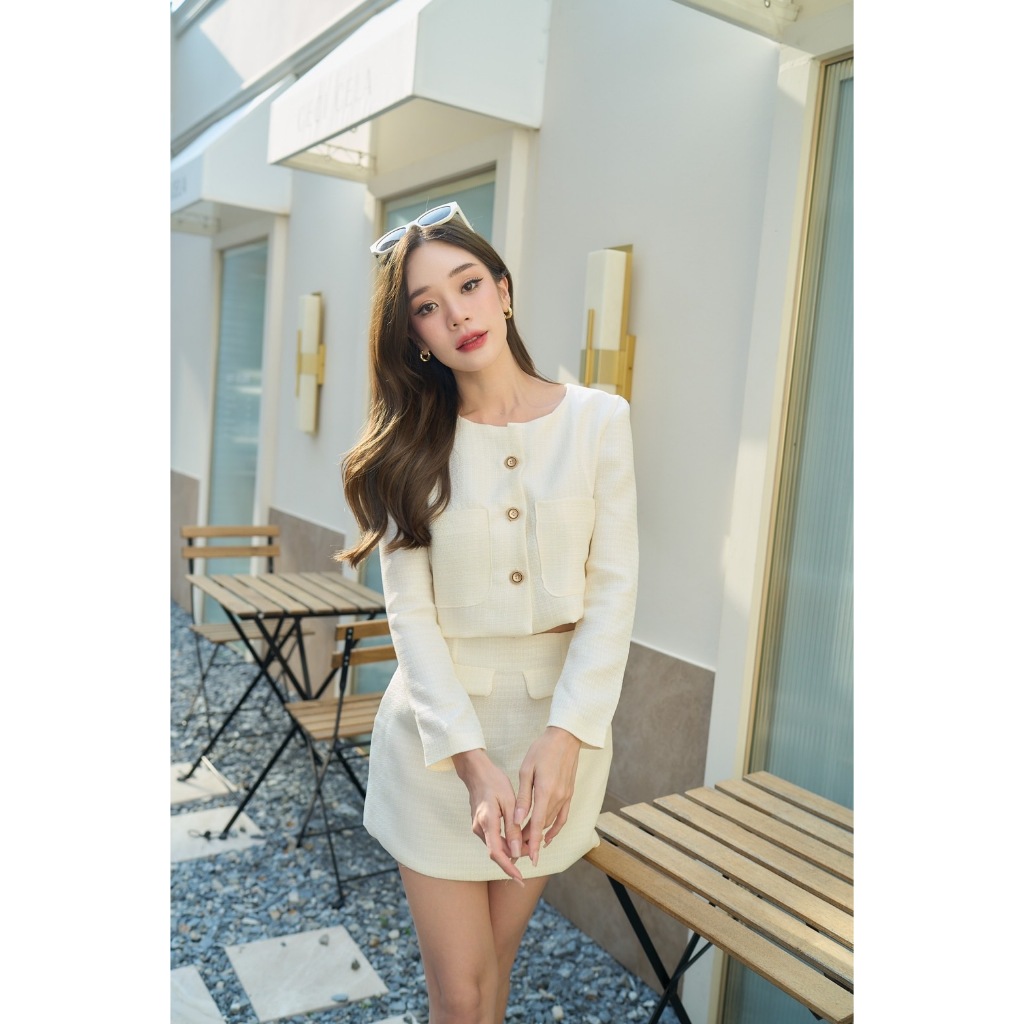 Jolie Holiday Collection : Causal Monday