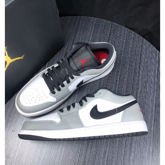 Nike Air Jordan 1 Low Light Smoke Grey（ของแท้ 100 %）