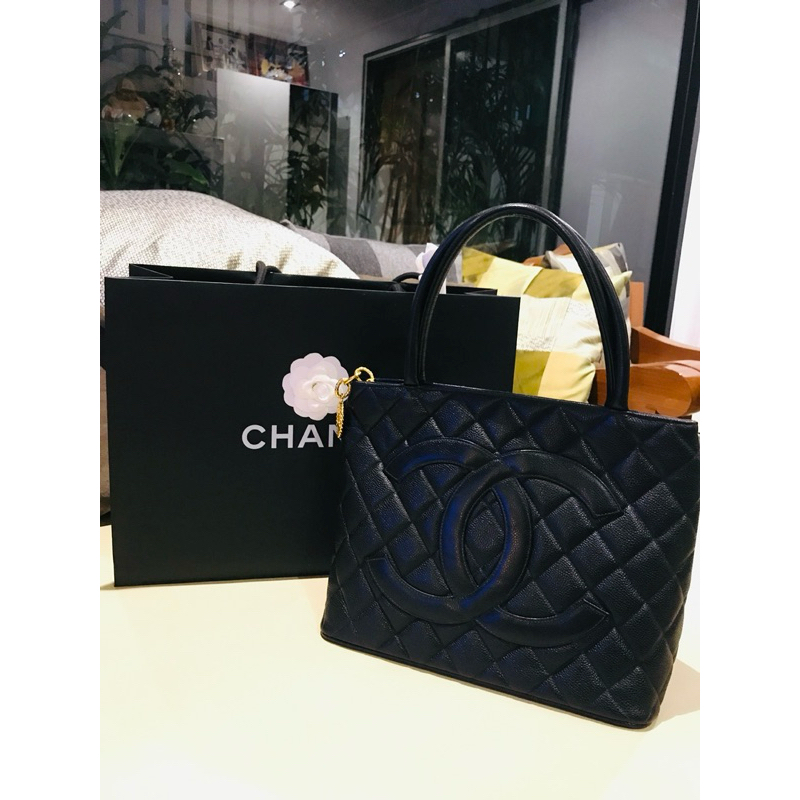 Chanel Medallion Caviar Tote Bag แท้ 100%