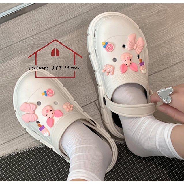รองเท้าแตะแบบสวม รองเท้าหัวโต แฟชั่นผู้หญิง แถมตัวติดรองเท้า jibbitz มีให้เลือก 3ลาย