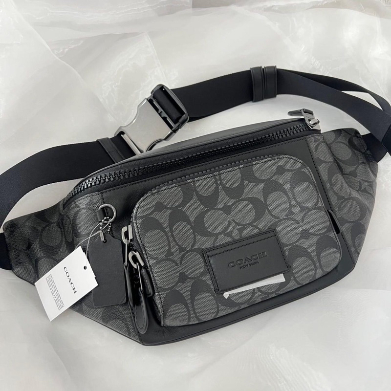 ✴️ แท้ 💯% C3765 Track Belt Bag In Signature Canvas