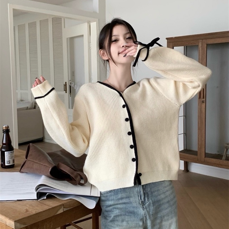 𝙔𝙐𝙆𝙄 𝙏𝙊𝙋 (𝟰𝟮𝟬.-) เสื้อแขนยาวไหมพรมผ้านุ่มใส่สบาย ให้ความอบอุ่น เนื้อผ้าไหมพรม (YUKI TOP)
