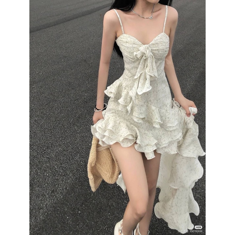 เดรสยาวแมงกระพรุนแต่งระบายรอบตัว ชุดไปงานแต่ง ปล่อยหางปลาชายพริ้ว ซิปหลังลายดอกไม้อ่อน