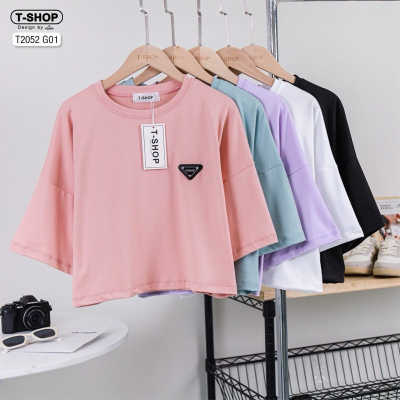 เสื้อครอปติดอก T-Shop
