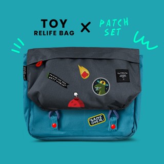 Toy relife bag x patch set กระเป๋าสะพายข้าง แบบมีลาย รุ่นทอย