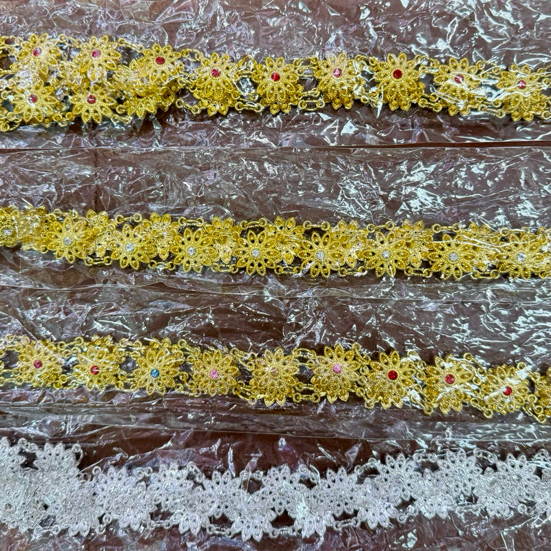 สังวาลเครื่องประดับชุดไทย สวยงามมีหลายสี เลือกได้ตามใจชอบ