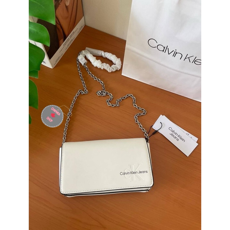 Calvin Klein Jeans Sculpted Phone Crossbody Bag With Chain🤍แท้💯