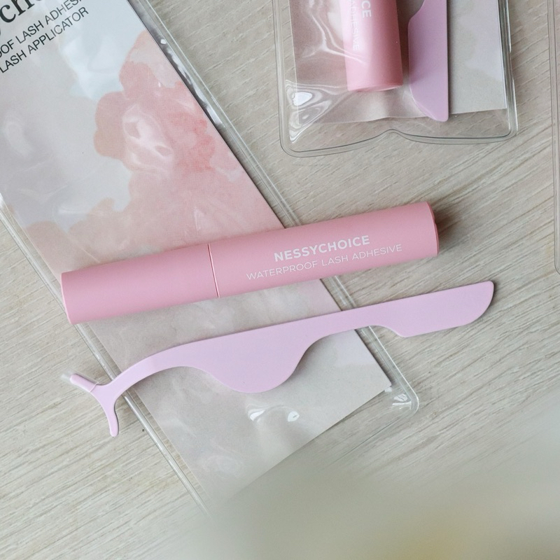 กาวติดขนตาปลอม NessyChoice Waterproof Lash Adhesive With Lash Applicator