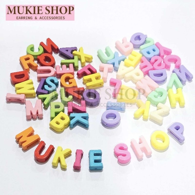 (ส่งเร็วจากกทม) Mukie shop DIY ลูกปัด ตัวอักษร A-Z (เลือกอักษรได้) รูด้านข้าง สีพาสเทล สีสด ร้อยลูกปัด ร้อยสร้อย