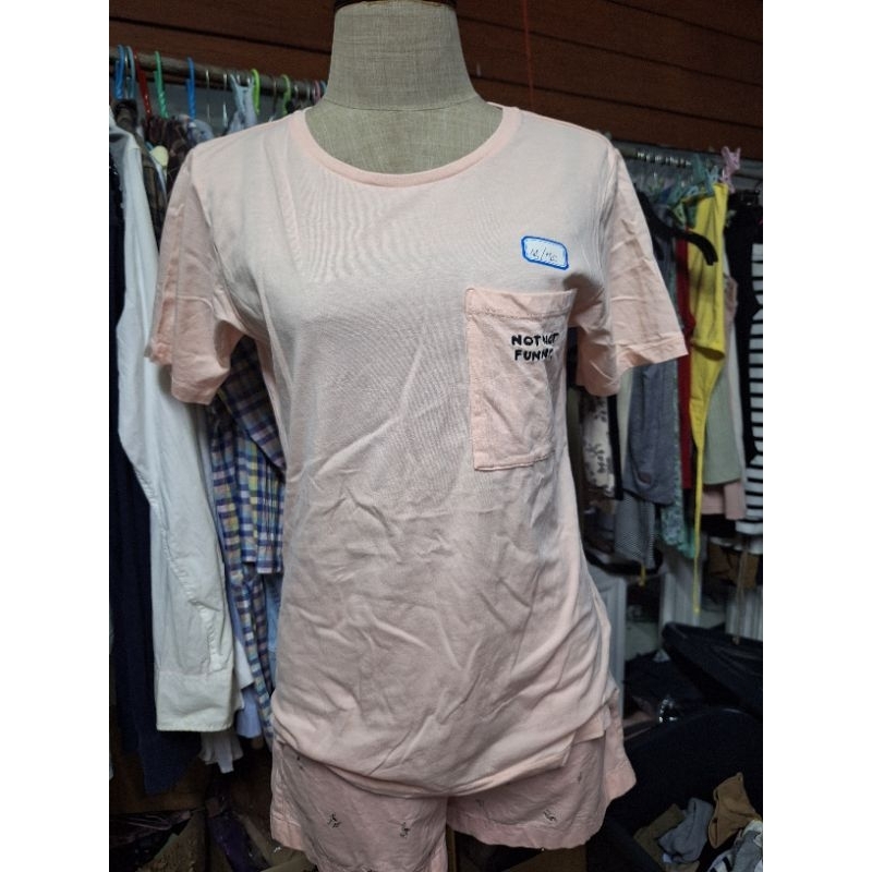 เสื้อยืด uniqlo ut มือสอง size m#44