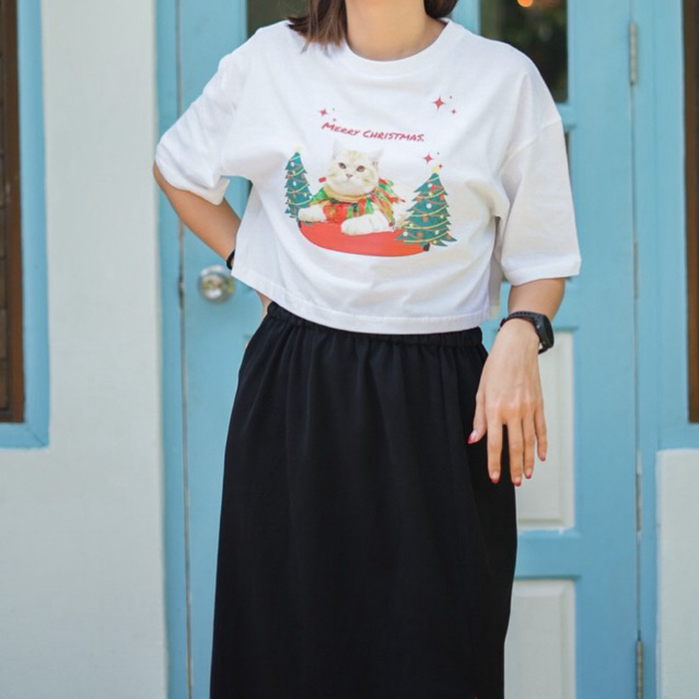 เสื้อ crop oversize Christmas 🎄 “domon”🐈