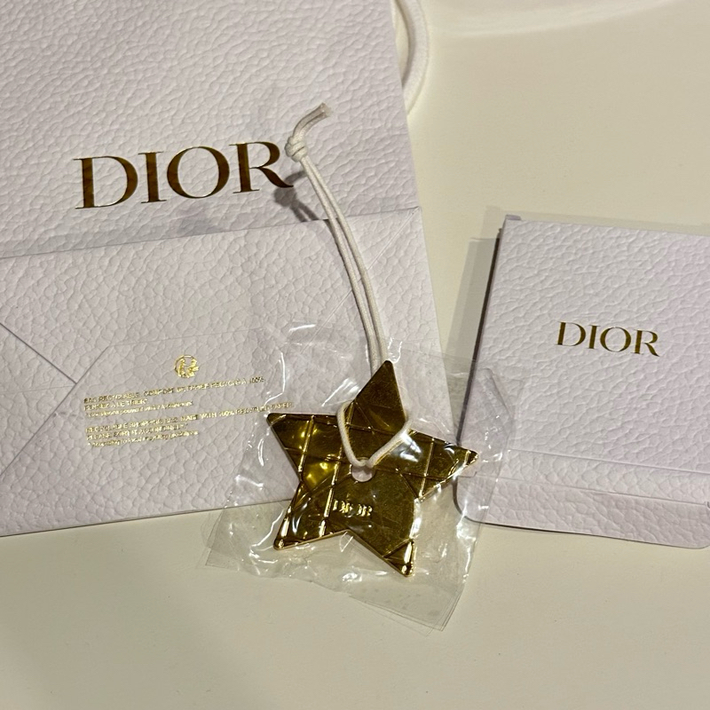 ที่ห้อยกระเป๋า ดาวทองของ Dior LIMITED EDITION แท้ 100% พร้อมถุง Dior